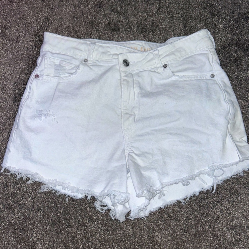 White American eagle shorts
